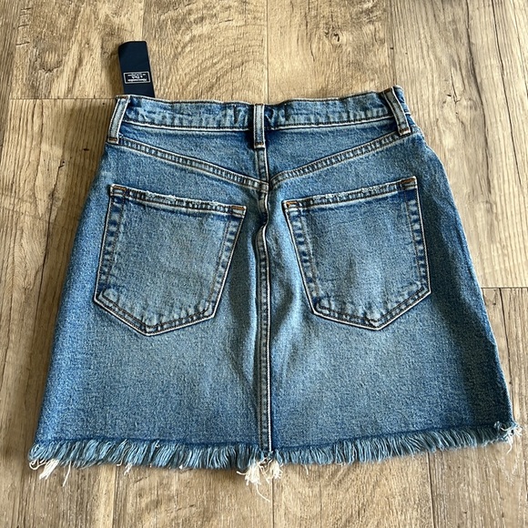 NWT Abercrombie & Fitch Ultra High Rise Denim Skirt. - Picture 2 of 9